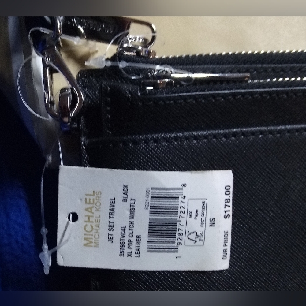 Michael Kors Black Leather Wristlet with Gold Logo - Picture 3 of 6